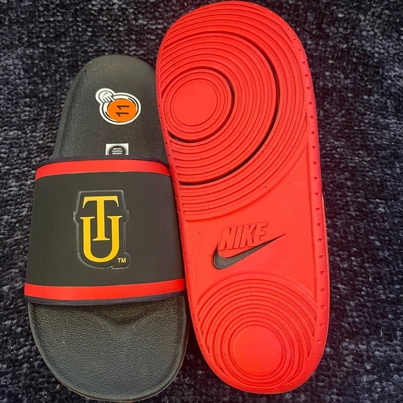 Nike Tuskegee U Offcourt slides *EXCLUSIVE* - Picture 1 of 4